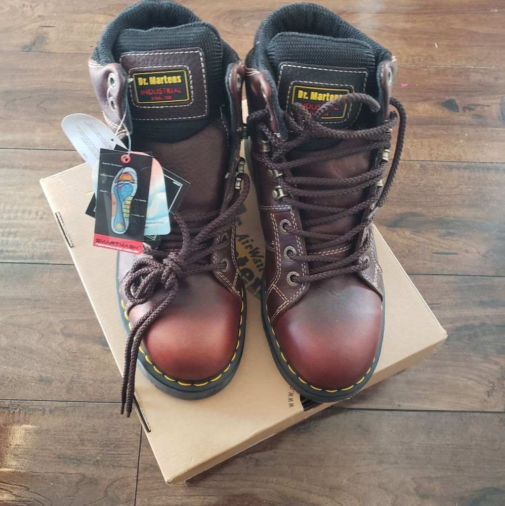 NWT Dr Martens industrial steel toe boots
